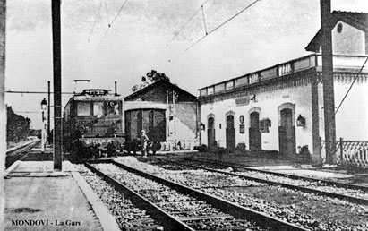 Le train en gare de Mondovi.